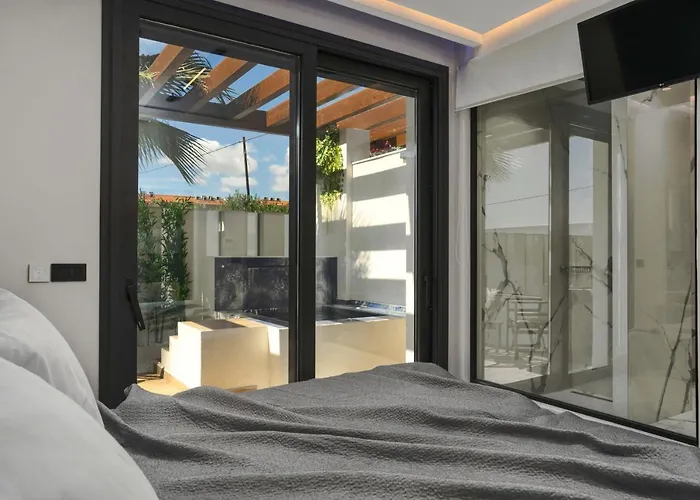 V Villa, Board, By Zantewize * Laganas
