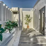V Villa, Board, By Zantewize Βίλα *