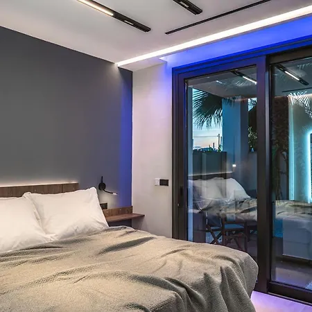 V Villa, Board, By Zantewize Βίλα