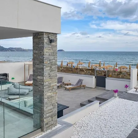 V Villa, Board, By Zantewize Λαγανάς