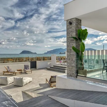 Villa V Villa, Board, By Zantewize *