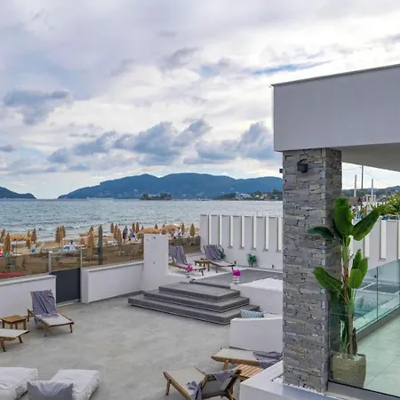 V Villa, Board, By Zantewize Λαγανάς