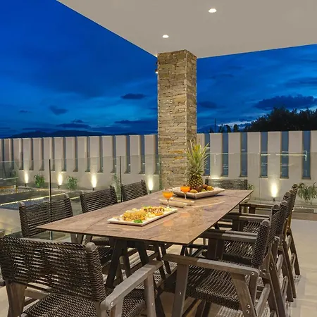 V Villa, Board, By Zantewize *