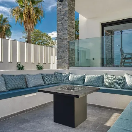 Βίλα V Villa, Board, By Zantewize *