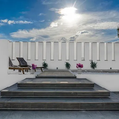 V Villa, Board, By Zantewize