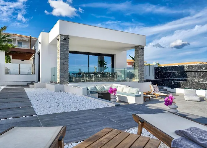 V Villa, Board, By Zantewize فيلة *