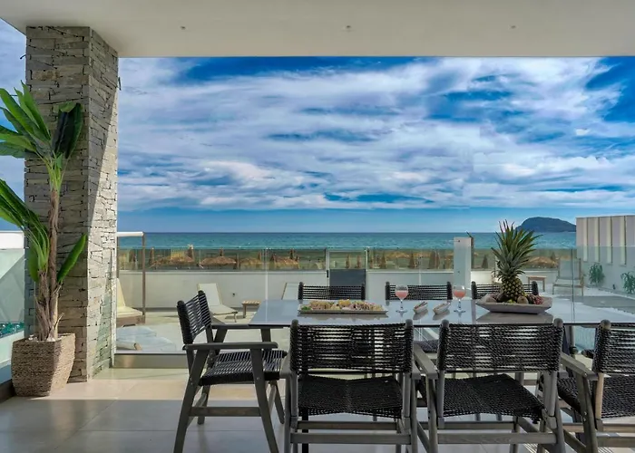 V Villa, Board, By Zantewize * لاغاناس