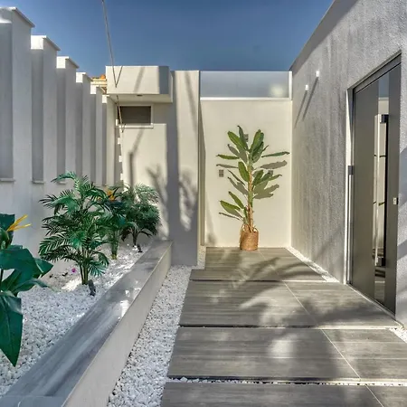 V Villa *