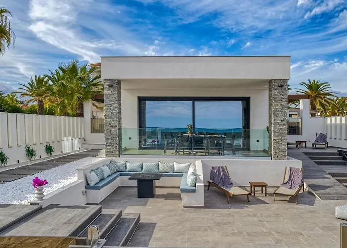 V Villa, Board, By Zantewize Villa