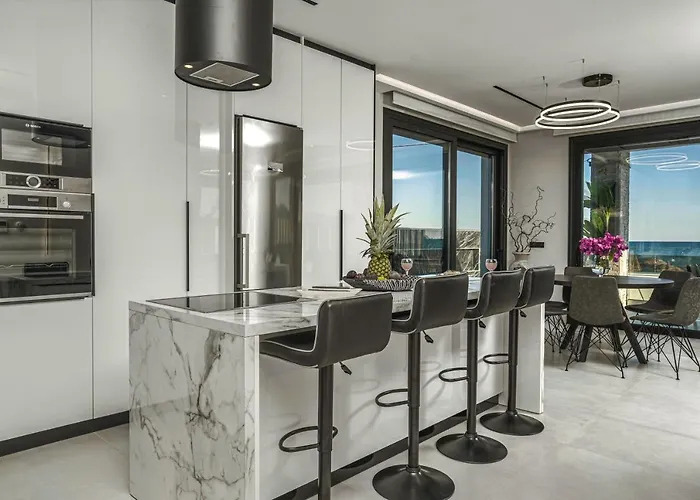 Villa V Villa, Board, By Zantewize *