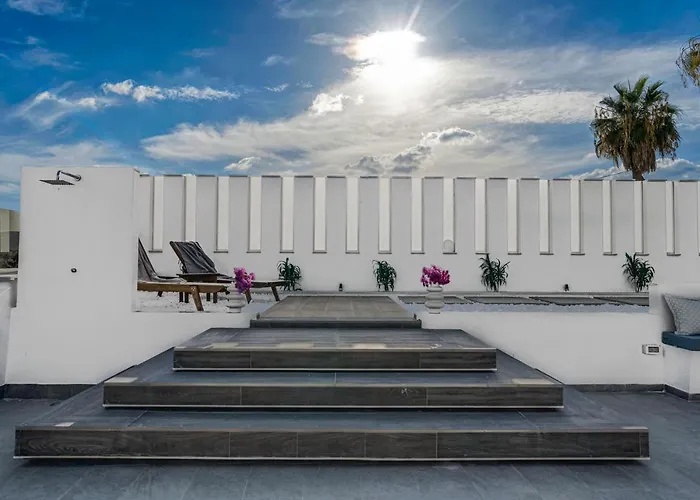 V Villa, Board, By Zantewize